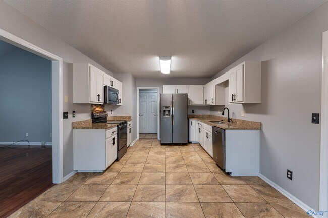 Building Photo - 104 Westminster Way