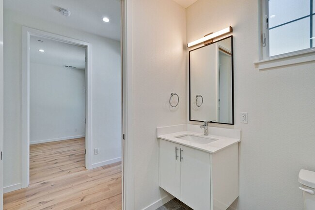 Building Photo - Brand New 2 Story, 3 Bed, 3 Bath Townhome ...