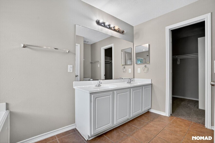Building Photo - 6107 Shelbourne Park Ln