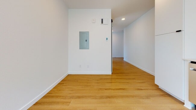 Interior Photo - 119