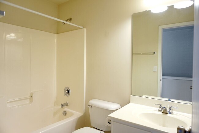 Building Photo - Showing will Start on May 17th! Gorgeous 3...