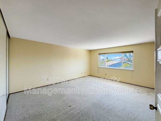 Building Photo - 1293 Knollview Dr
