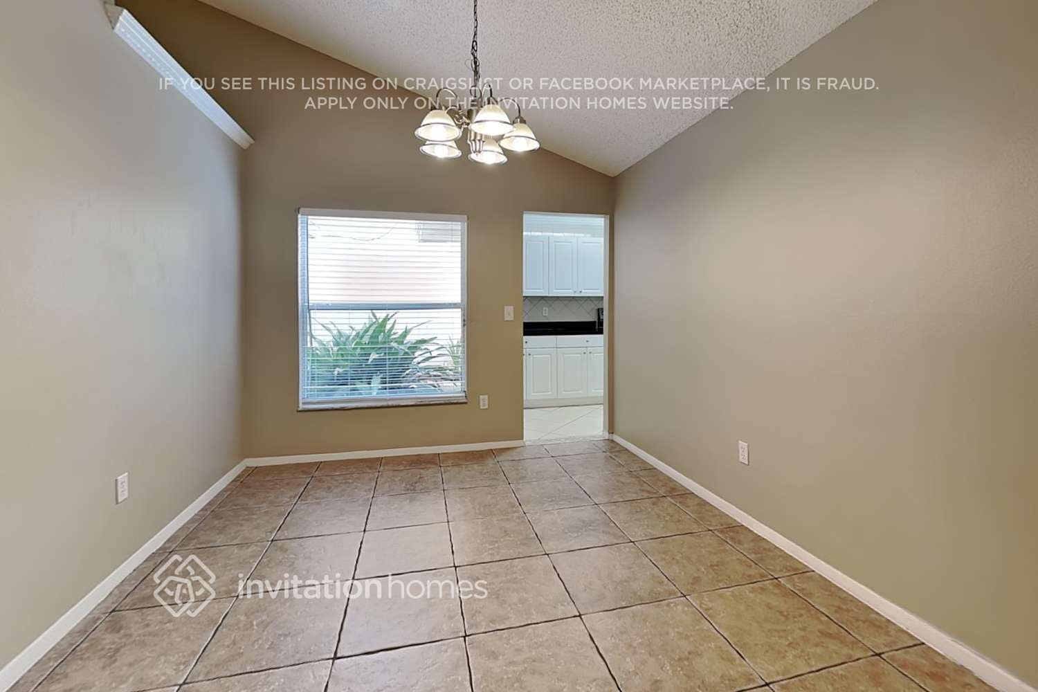 Building Photo - 1410 High Knoll Dr