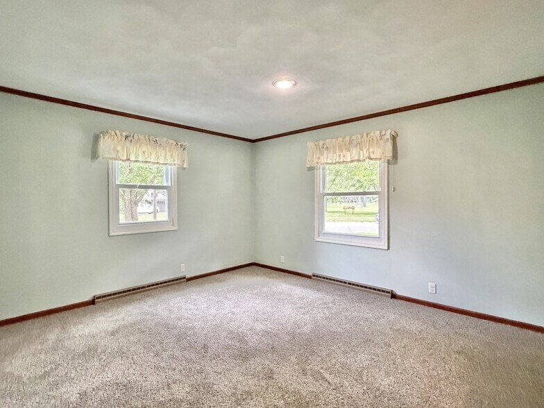 Building Photo - 85 S Huron Dr