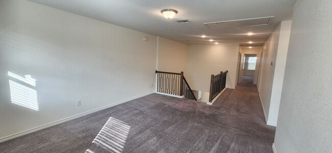 Building Photo - 5-Bedroom 3-Bathroom Home Walking distance to USAA and just mins from Medical Center and UTSA