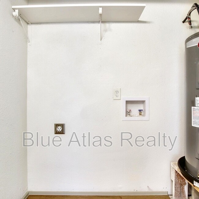 Building Photo - 2936 Purington Ave