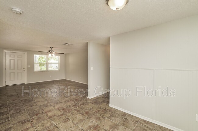 Building Photo - 6646 Lenoir Dr
