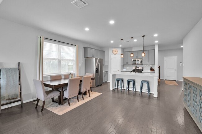 Building Photo - 3791 Lake Bend Shore Dr