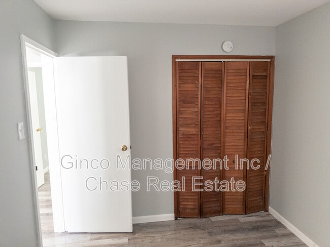 Building Photo - 104 Walnut St