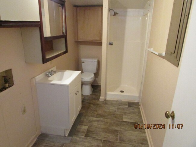 Building Photo - 360 N Magnolia St