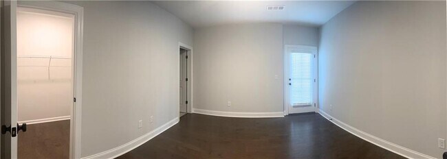 Building Photo - 163 Basil St