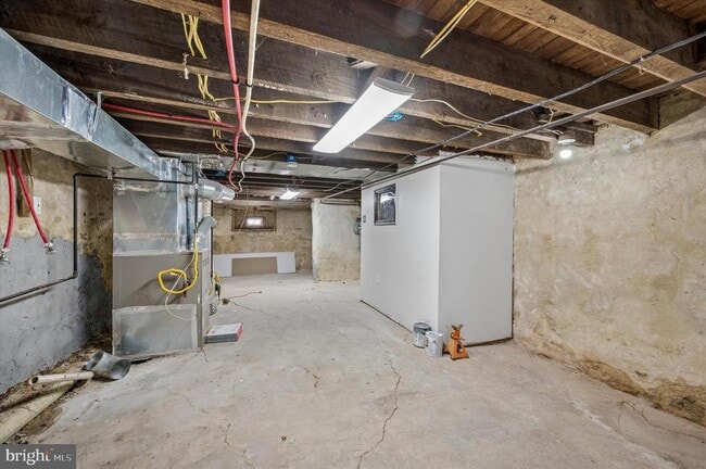 Building Photo - 40 Reger St