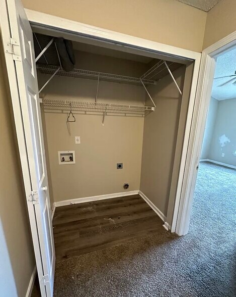 Building Photo - 500 Jaclyn Cir