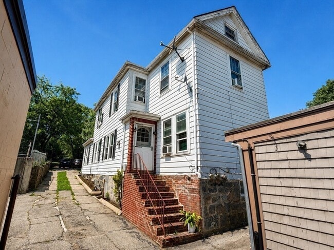 Building Photo - 1 Adirondack Pl