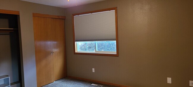 Building Photo - 429 S Jasper Ct