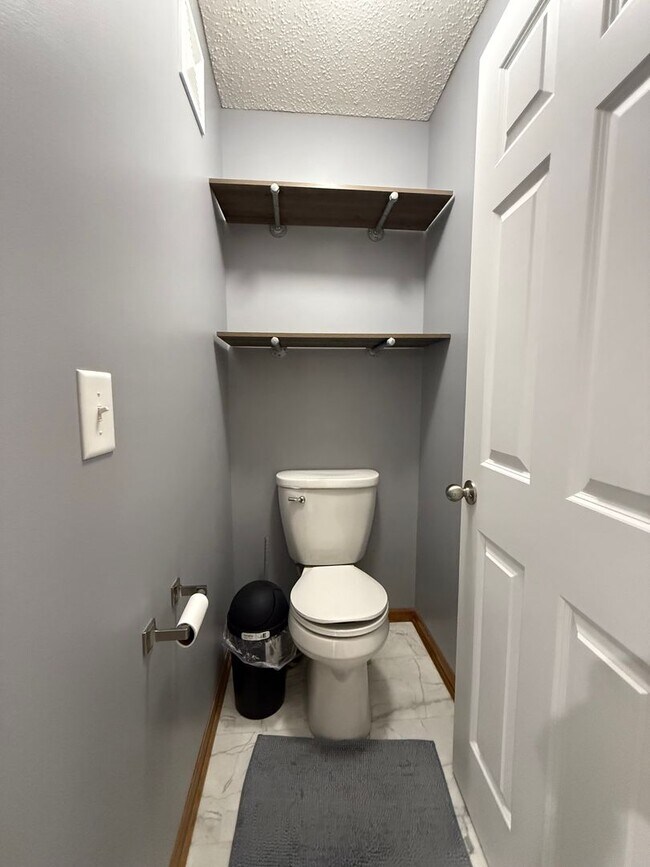 Building Photo - 14649 Sapphire Way