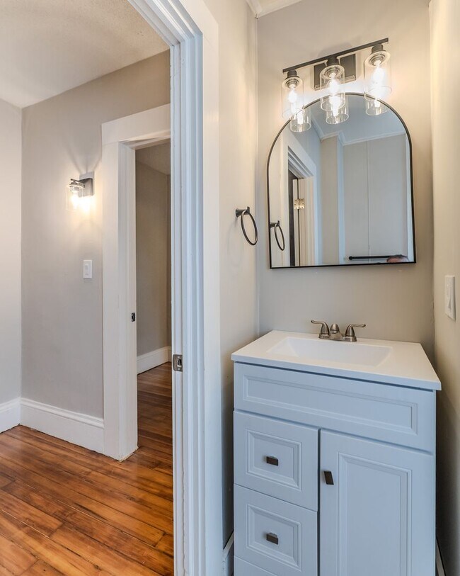 Building Photo - 108-110 Northampton Ave