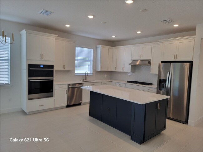 Building Photo - 8433 Beagle Ter