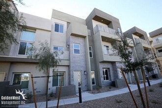 Building Photo - Modern 4Bdm 4.5 Ba Townhome in Desirable Las Vegas Community