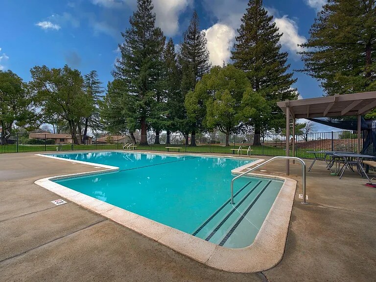 Building Photo - 12290 Dyer Ct