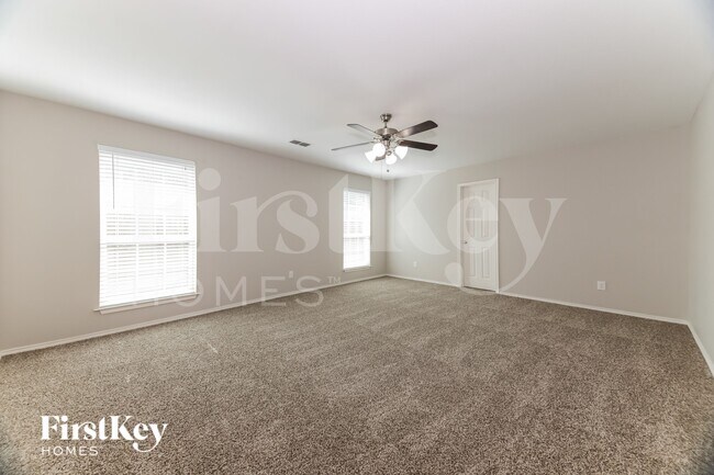 Building Photo - 2708 Beverly Dr
