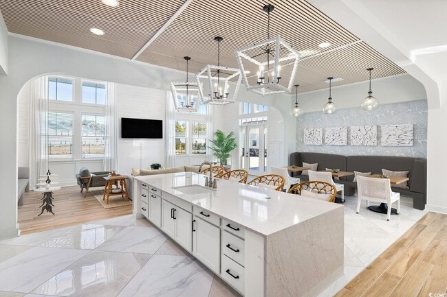 Building Photo - 283 Ferretti St