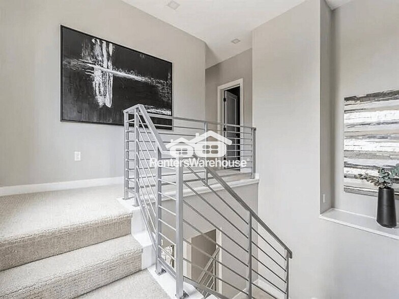 Building Photo - 15588 Rocklyn Pl