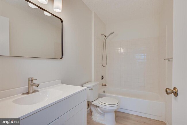 Building Photo - 64 Taylor Dr