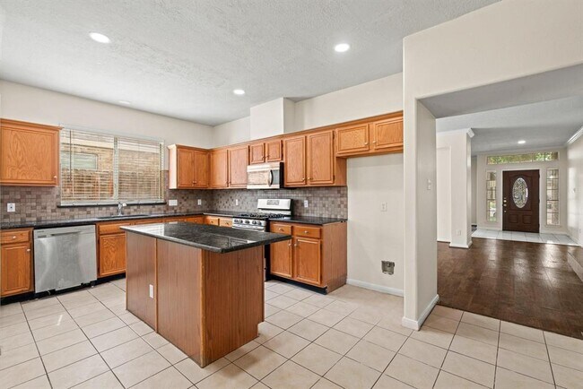 Building Photo - 15810 Mission View Ct