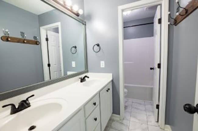 Building Photo - 111 Harvest Moon Dr