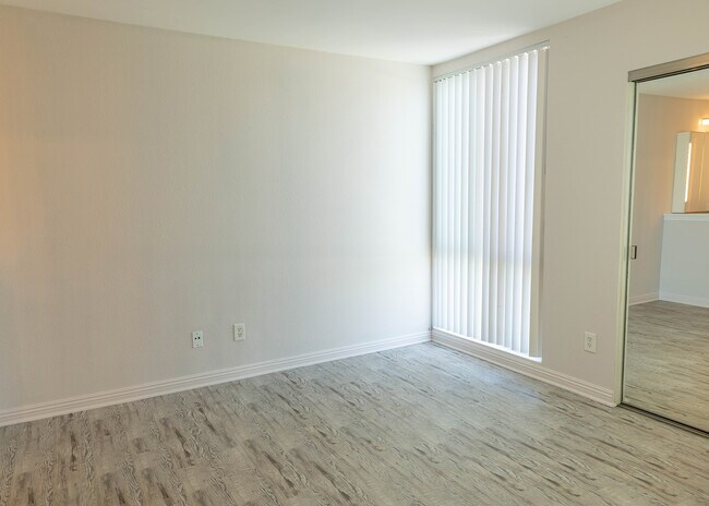 Building Photo - 4860 Rolando Ct