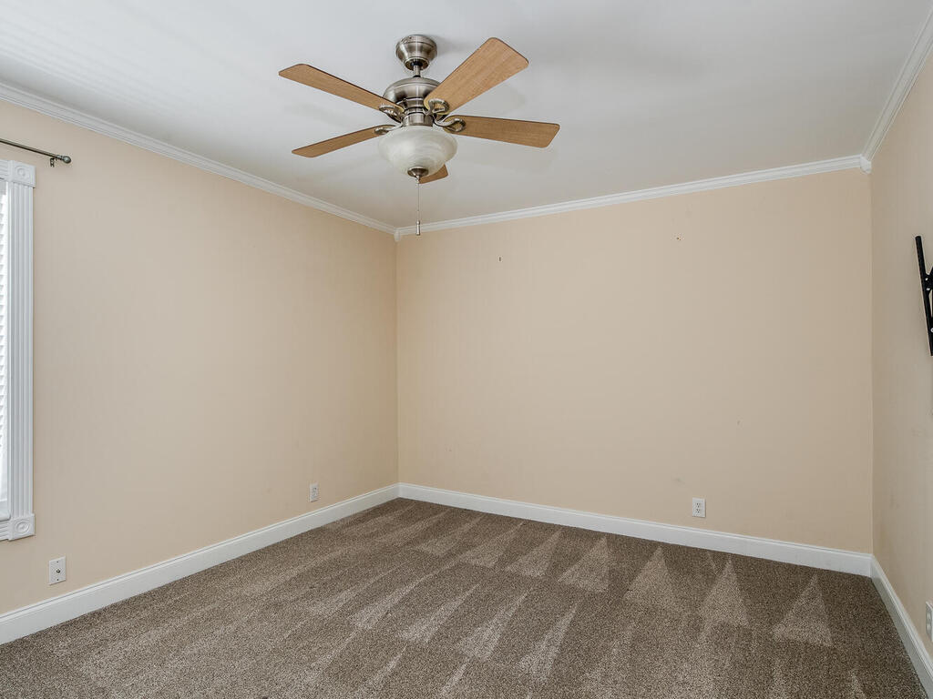 Building Photo - 2600 Park Rd