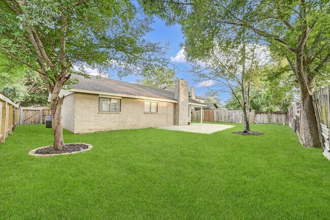 Building Photo - 3918 Cypressdale Dr