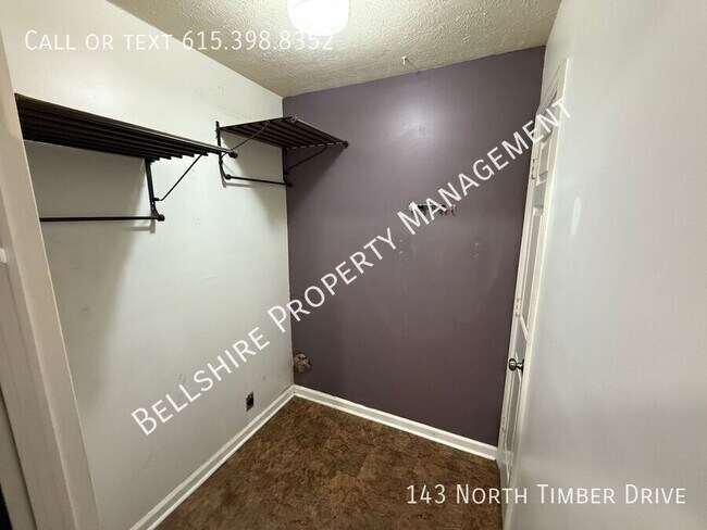 Building Photo - 143 N Timber Dr