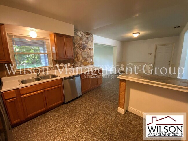 Building Photo - 2606 Aloma Ave