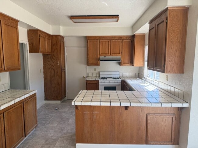 Building Photo - Browns Valley 3 Bedroom 2.5 Bath 2 Story w...