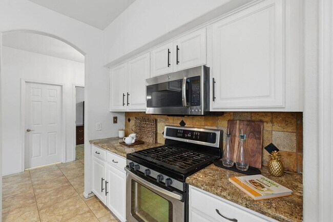 Building Photo - 6843 S 26th St