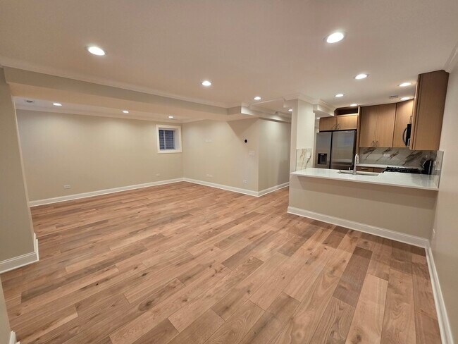 Building Photo - 1502 W Jonquil Terrace
