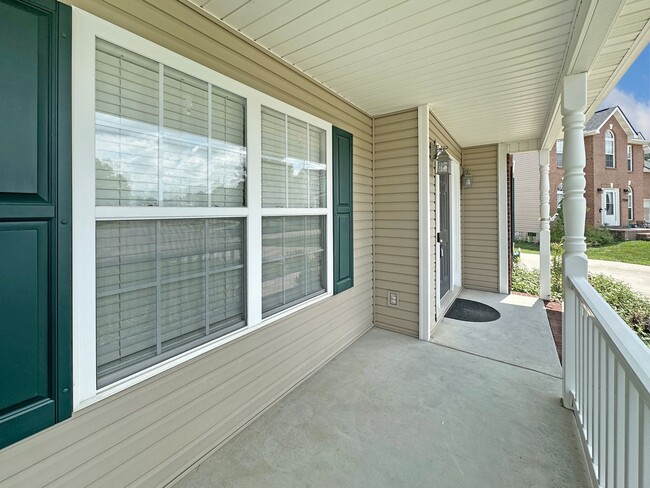 Building Photo - Charming Karns, 3-4 bedroom Home on Quiet ...