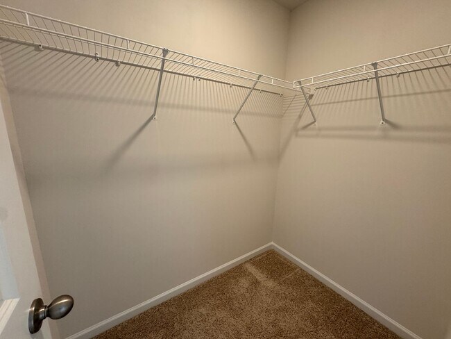 Building Photo - Move-in Ready with **Move-in Special** $25...