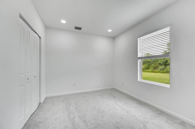 Building Photo - 662 Carlyle Wy