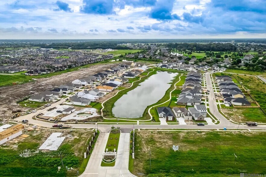 Building Photo - 3053 Creekmere Ln