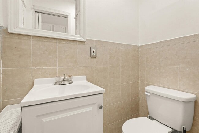 Building Photo - 92 Prescott St