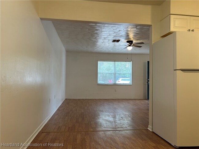 Building Photo - 4926 Salmon Dr