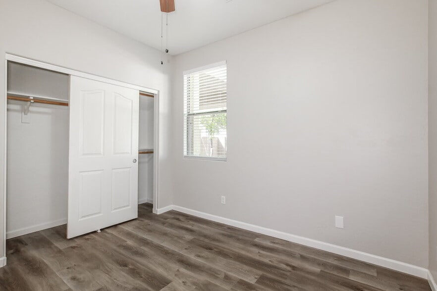 Building Photo - 16855 W Ironwood St