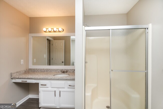 Building Photo - 133 Oak Landing Cir