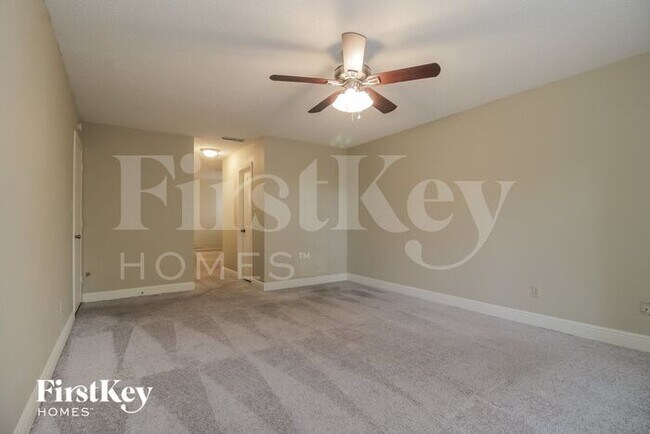 Building Photo - 1303 Willow Springs Ct