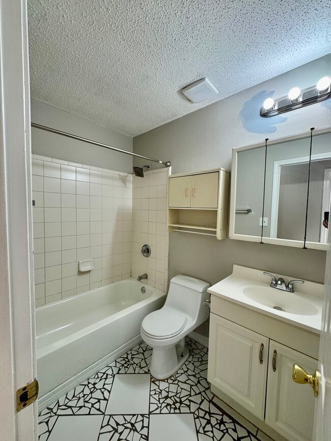 Building Photo - 4205 W Avenida De Golf