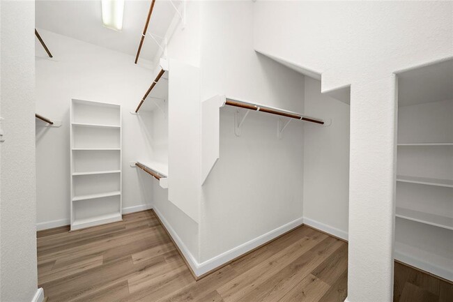 Building Photo - 26726 Longleaf Valley Dr