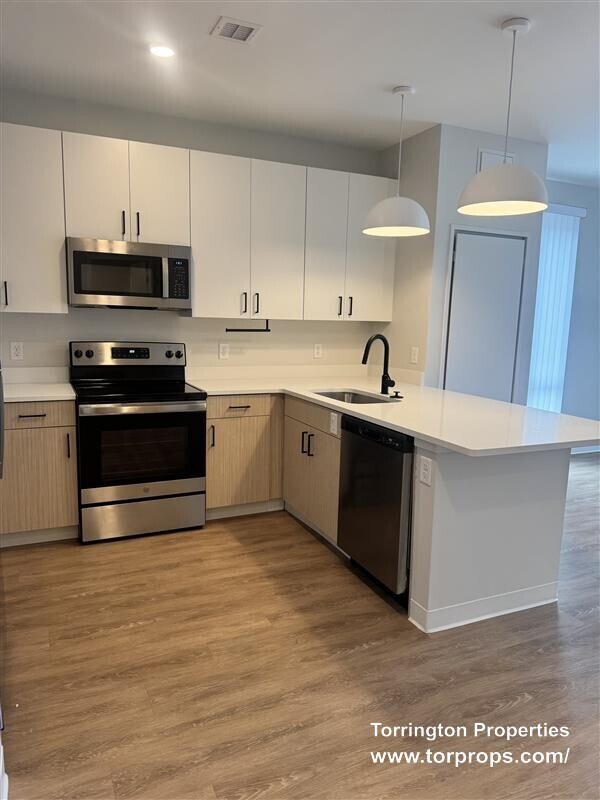 Building Photo - 289 Walk Hill St